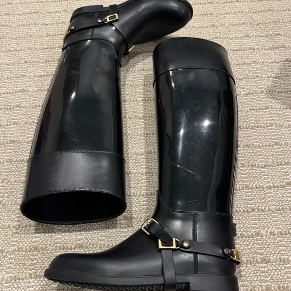 Jimmy Choo Black Rubber Cheshire Equestrian Style Tall Rainboots | Size 37 - Picture 4 of 8